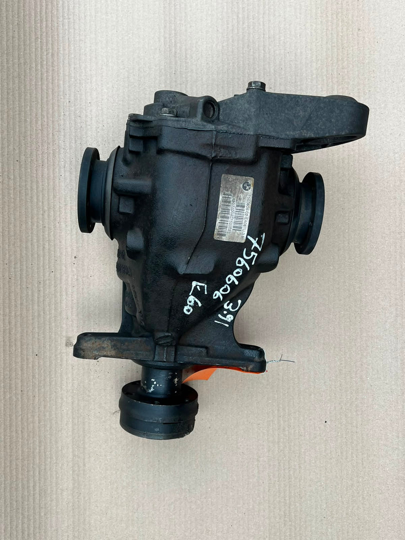 2004–2010 BMW E60 E61 525i E63 E64 630i Rear Differential 3.91 Ratio (7560606) – OEM
