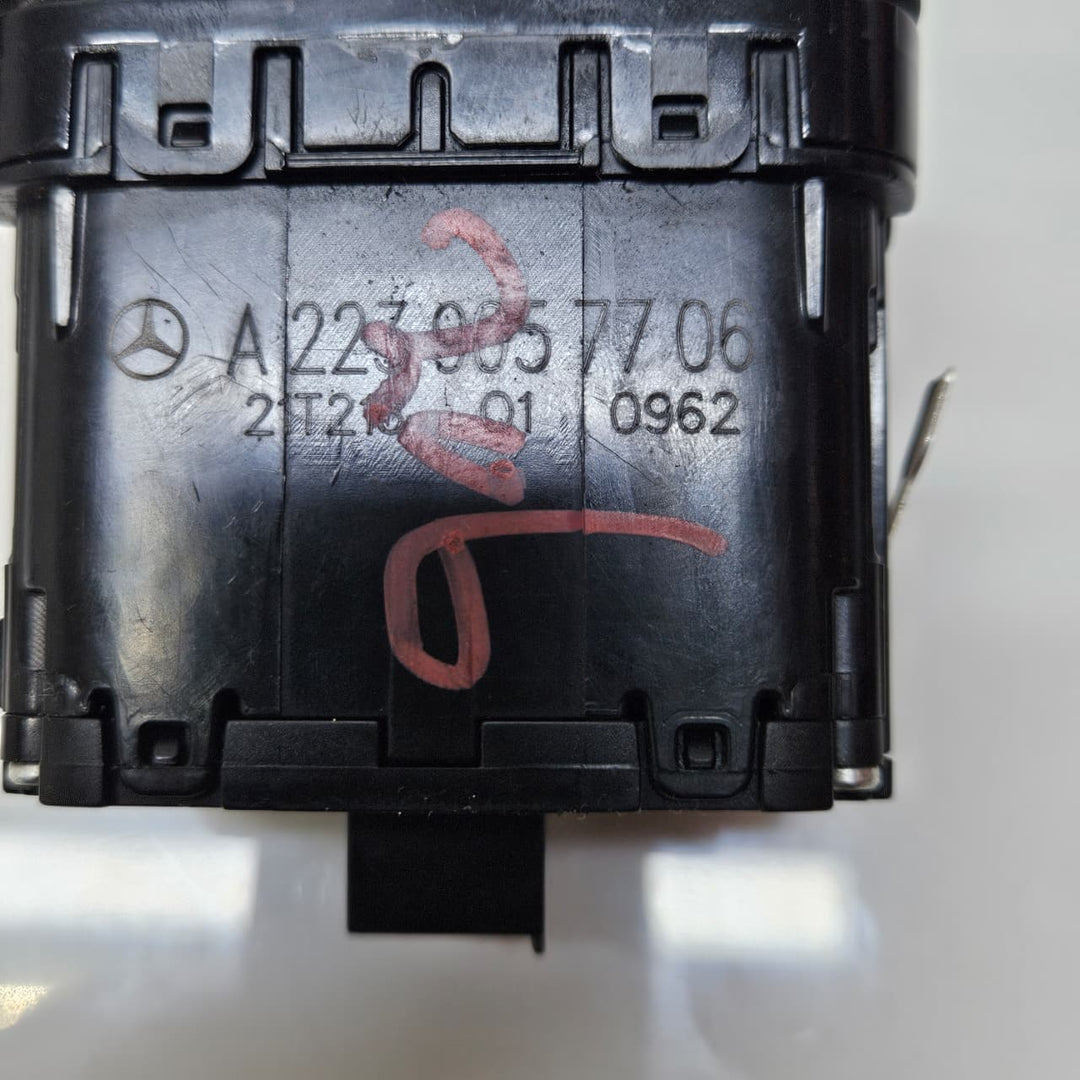 A2239057706-2021-2024 Mercedes-Benz C300 W206 GLC X254 Parking Brake Switch