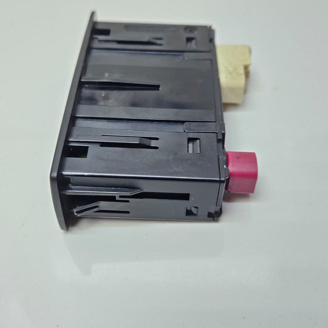 A2478204002-2023 Mercedes-Benz GLA250 E350 USB Multimedia Connection Unit