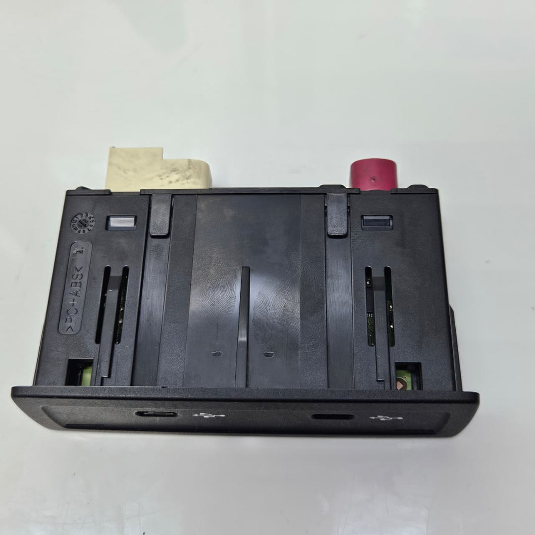 A2478204002-2023 Mercedes-Benz GLA250 E350 USB Multimedia Connection Unit