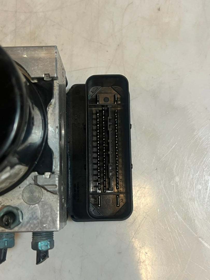 2012–2013 BMW F30 320i 328i ABS Pump & DSC Control Module (6793936) – OEM