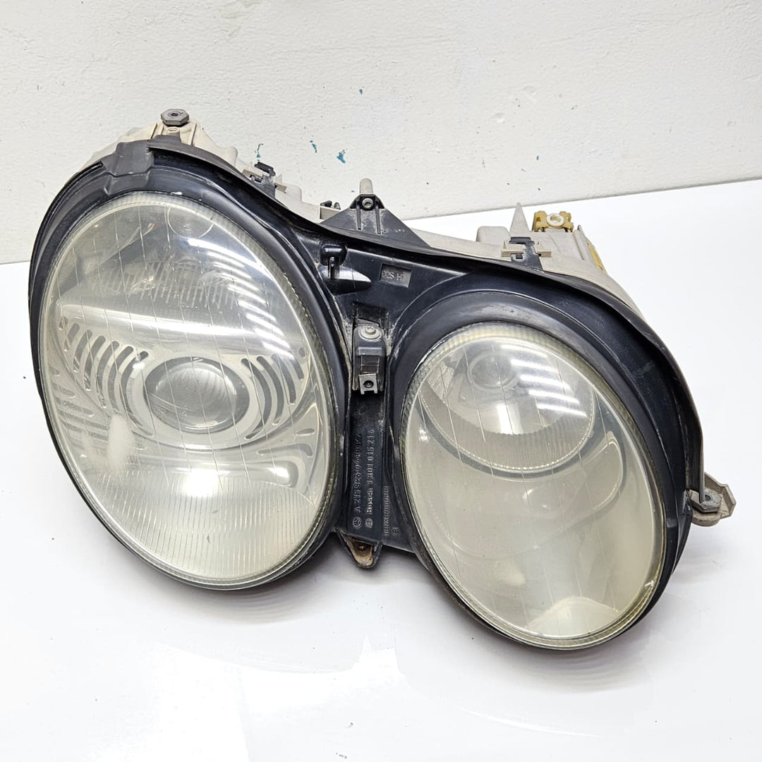 A2158201861-02-06 Mercedes-Benz CL-Class W215 Right Headlight Xenon D2S Control