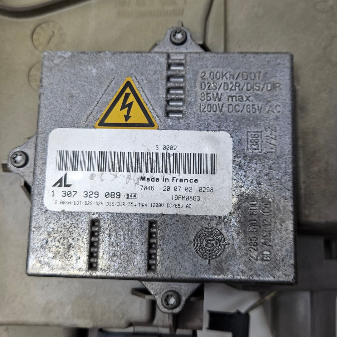 A2158201861-02-06 Mercedes-Benz CL-Class W215 Right Headlight Xenon D2S Control