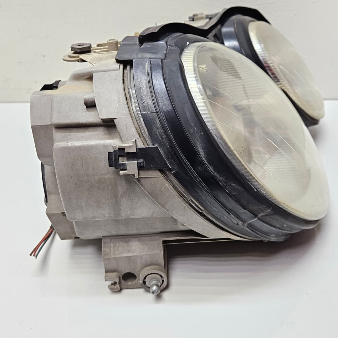 A2158201861-02-06 Mercedes-Benz CL-Class W215 Right Headlight Xenon D2S Control