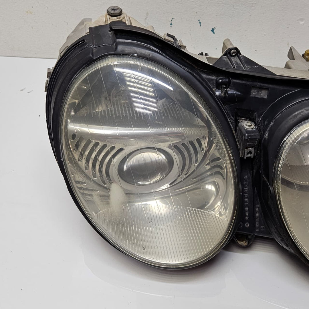 A2158201861-02-06 Mercedes-Benz CL-Class W215 Right Headlight Xenon D2S Control