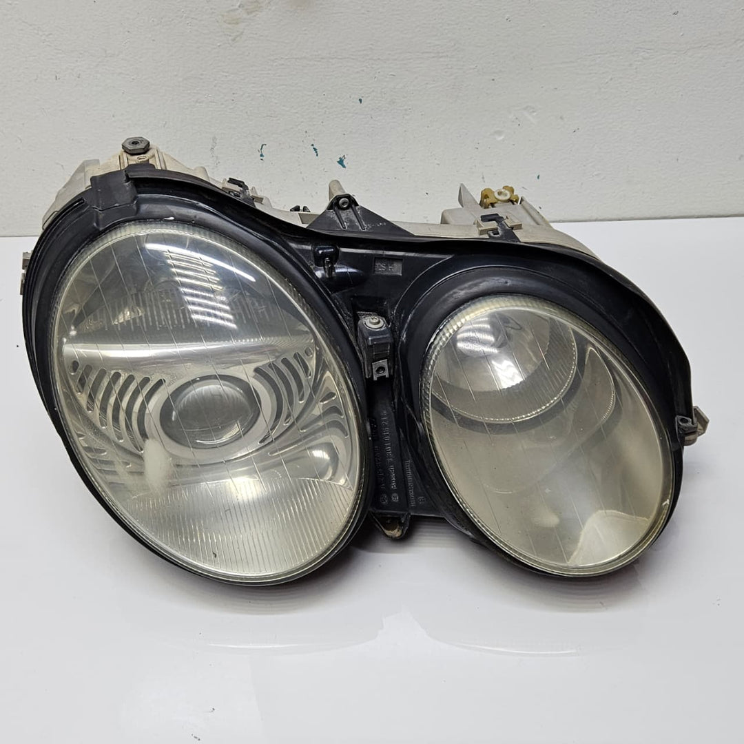 A2158201861-02-06 Mercedes-Benz CL-Class W215 Right Headlight Xenon D2S Control