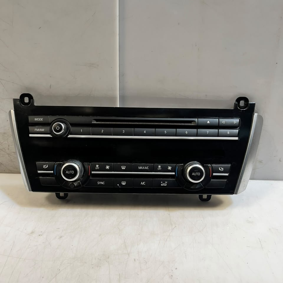 BMW F10 F11 Center Console A/C Climate Control Switch Panel IHKA (9352741) – OEM