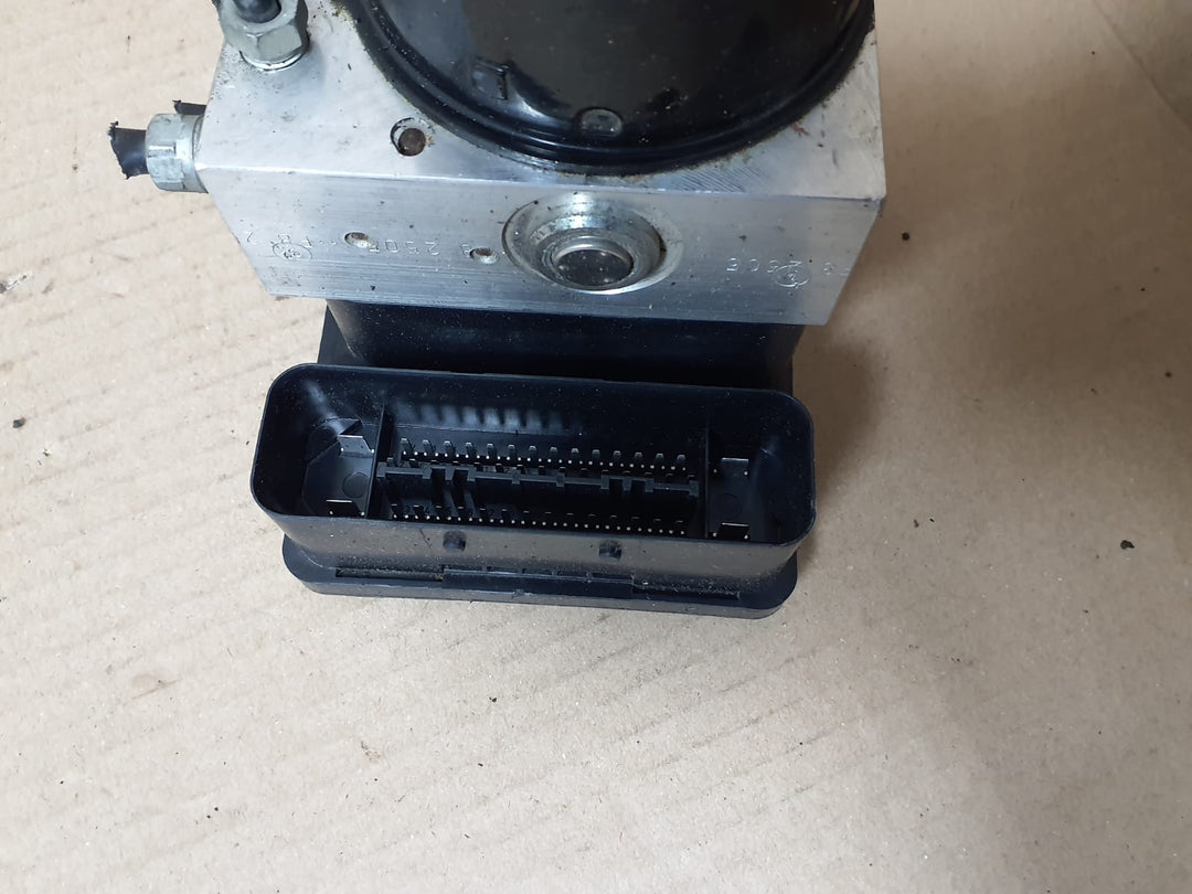 BMW 3 Series E90 E91 ABS DSC Pump Unit Module 6784764 OEM