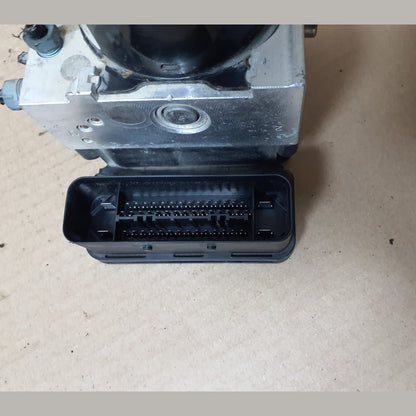2013 BMW F30 320i DSC Hydraulic ABS Pump Control Module (6862246) – OEM