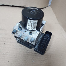 2013 BMW F30 320i DSC Hydraulic ABS Pump Control Module (6862246) – OEM