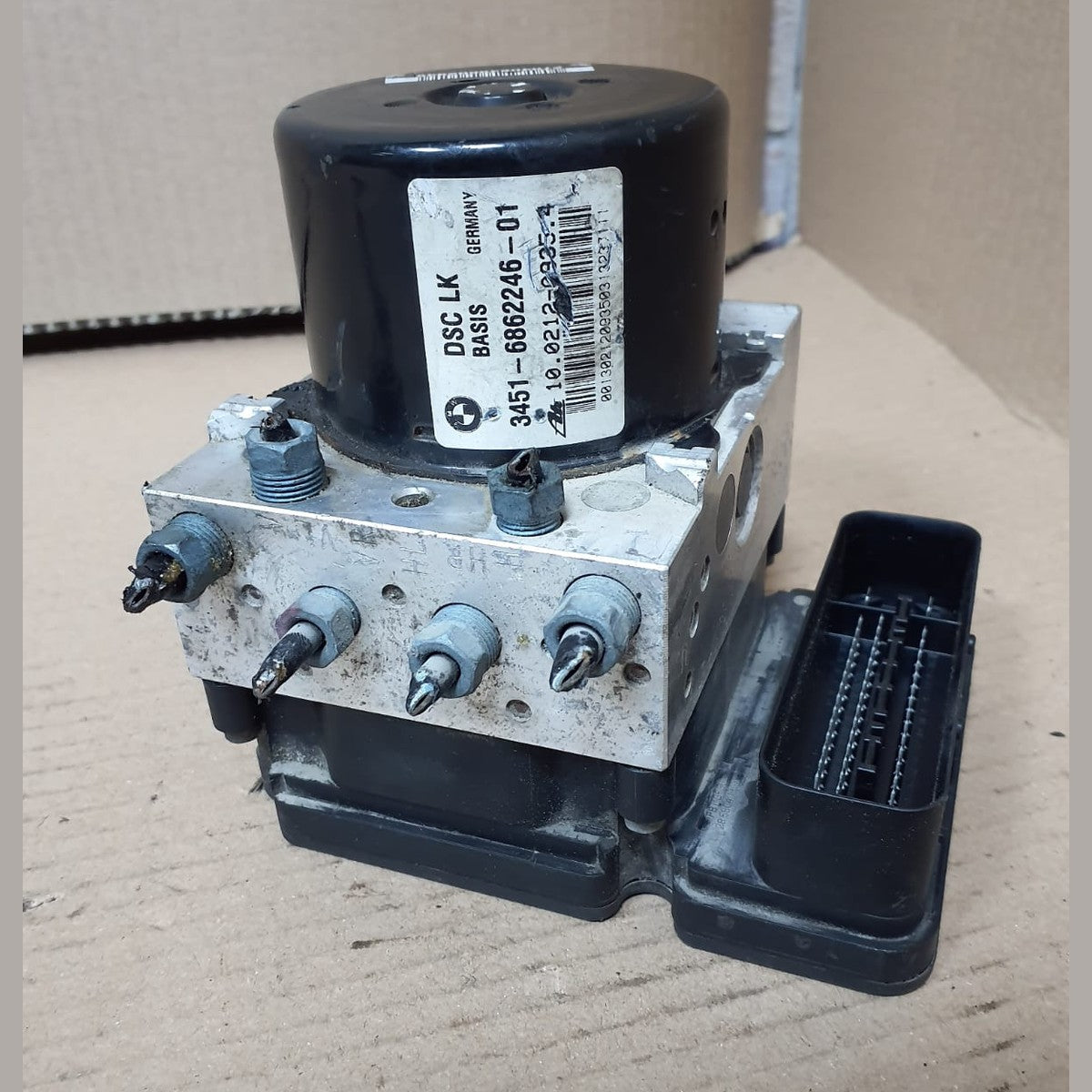 2013 BMW F30 320i DSC Hydraulic ABS Pump Control Module (6862246) – OEM