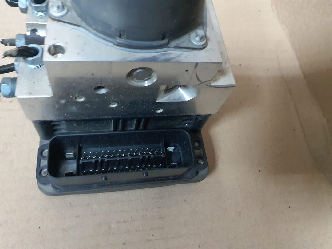 2010–2016 BMW 5 Series F10 F11 DSC ABS Hydraulic Brake Pump Control Unit (6852811) – OEM