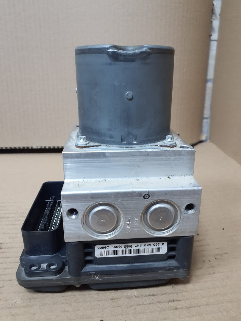 2010–2016 BMW 5 Series F10 F11 DSC ABS Hydraulic Brake Pump Control Unit (6852811) – OEM