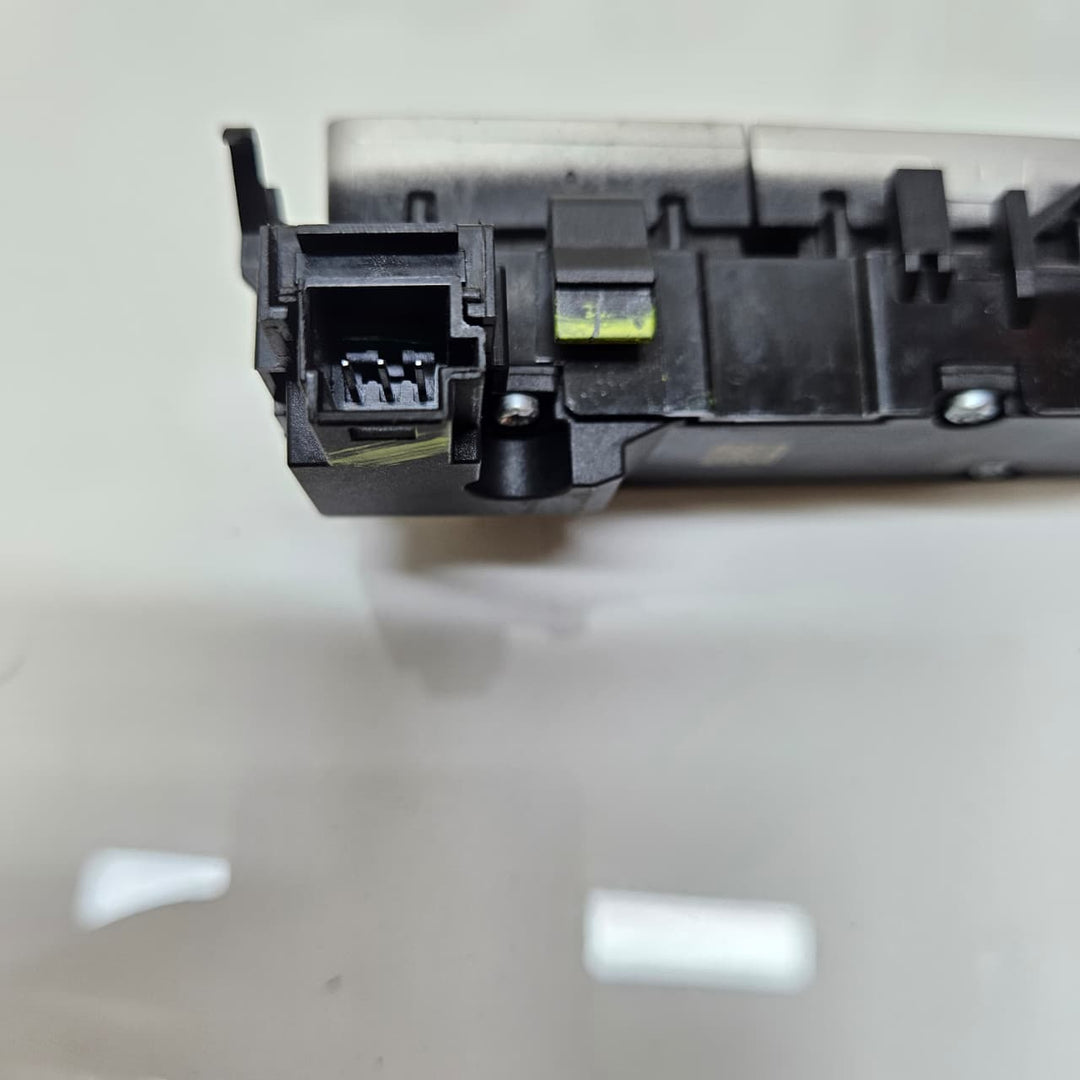 A2139057502-2015-2020 Mercedes-Benz C300 GLC300 Seat Heating Switch Front Right