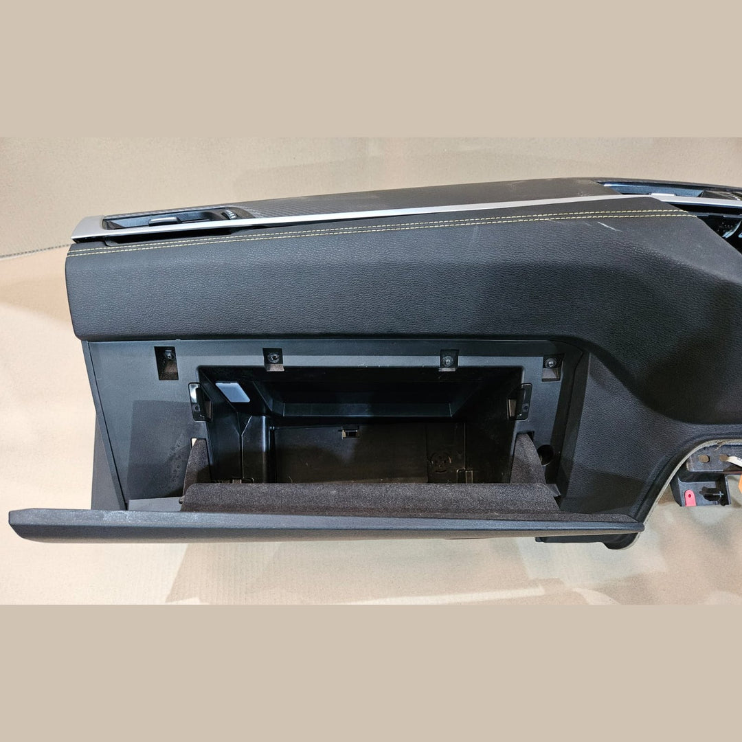 BMW X2 F39, 18dx 2019 B47B RHD DASHBOARD BLACK VIN EG17898