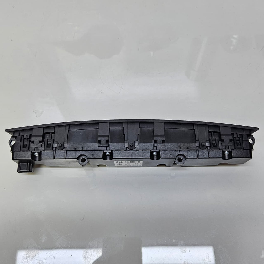 A2048705510-2008-2011 Mercedes-Benz C-Class W204 C300 Seat Heating Switch