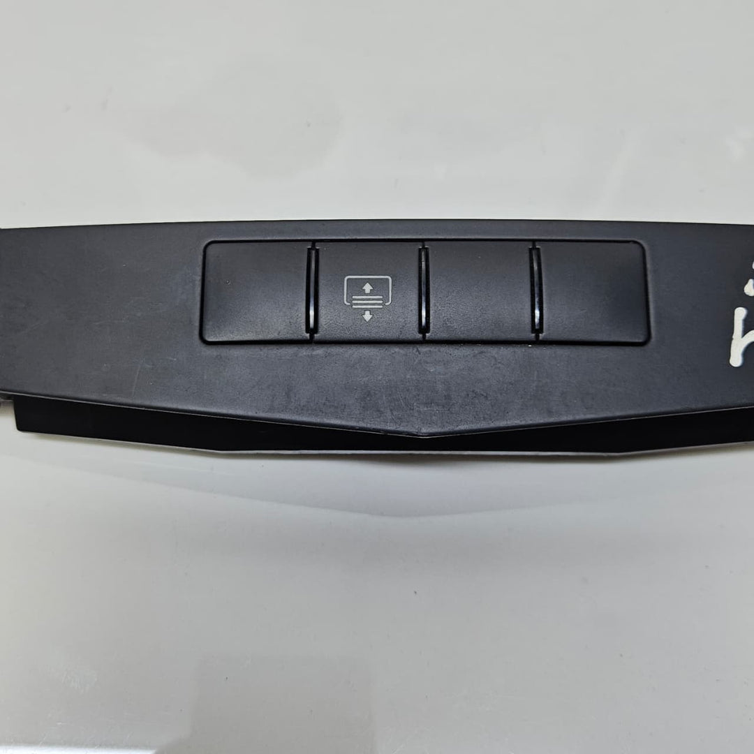 A2048705510-2008-2011 Mercedes-Benz C-Class W204 C300 Seat Heating Switch