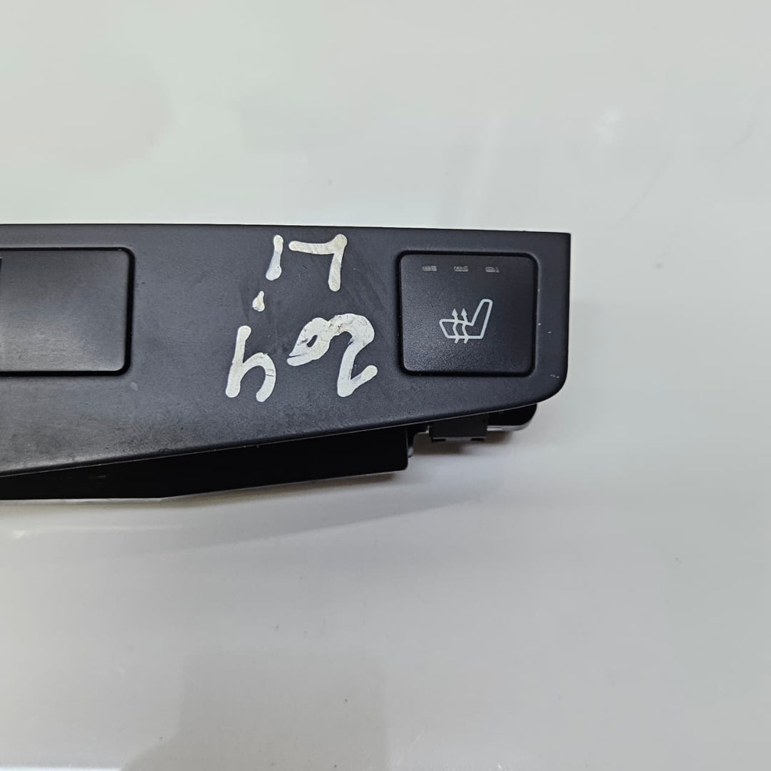 A2048705510-2008-2011 Mercedes-Benz C-Class W204 C300 Seat Heating Switch