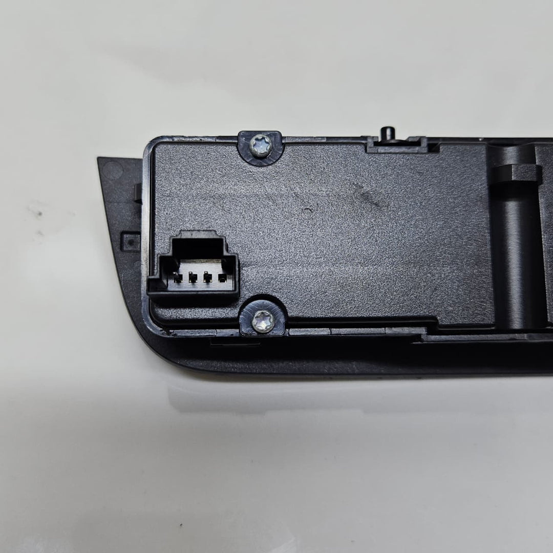 A2469052301-2013 Mercedes-Benz B180 W246 W242 Hazard Warning Light Switch