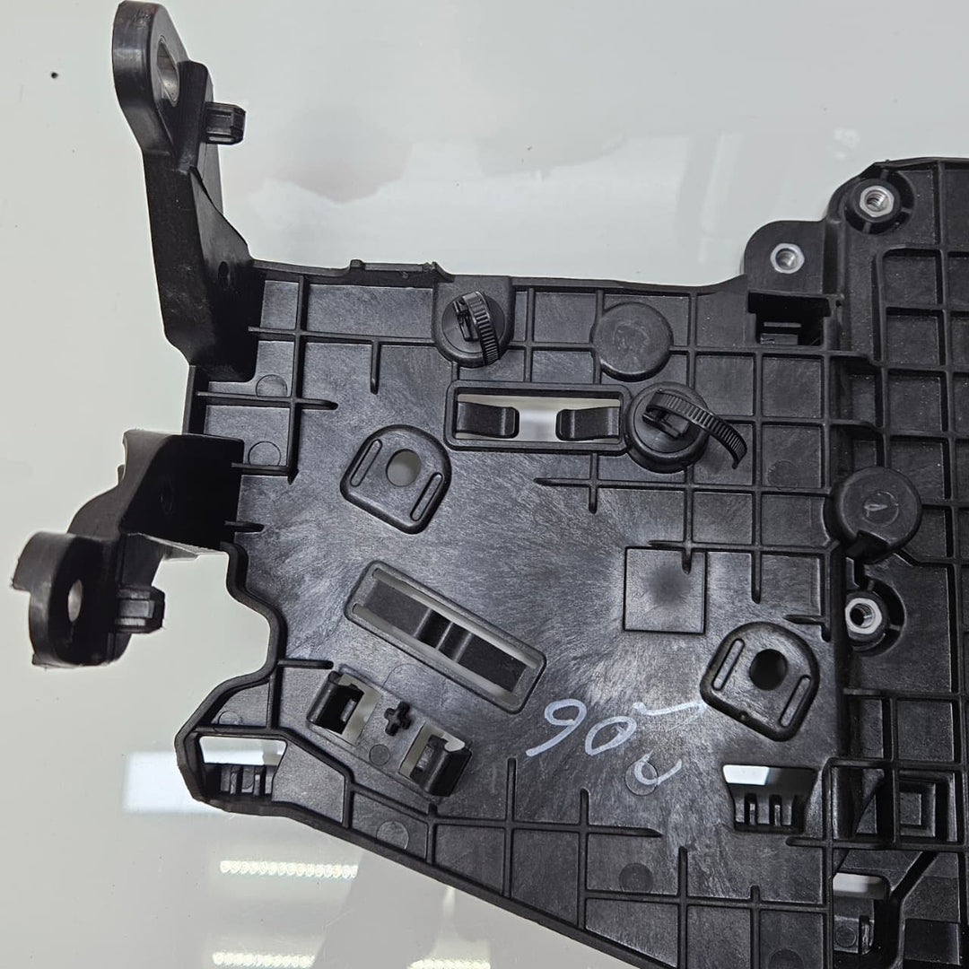 A2065451000-2021-2025 Mercedes-Benz C-Class W206 Support Bracket