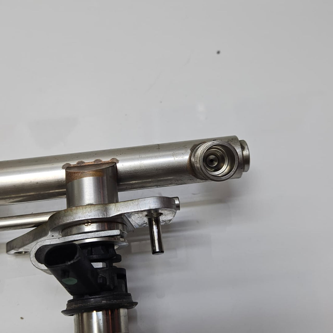 2012-2015 Mercedes-Benz C350 W205 W222 W463 X253 Fuel Injector A2760704095