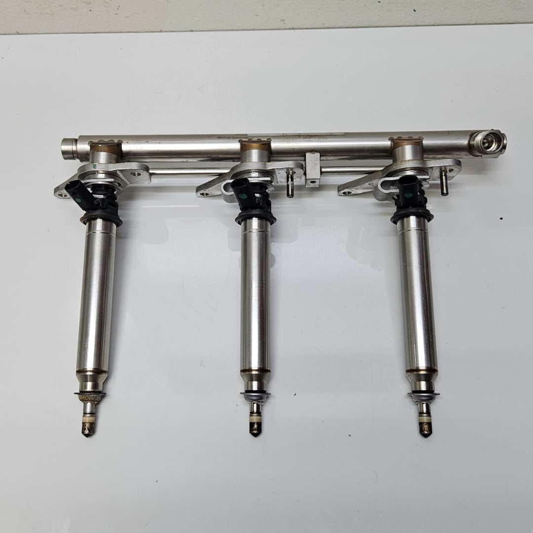 2012-2015 Mercedes-Benz C350 W205 W222 W463 X253 Fuel Injector A2760704095