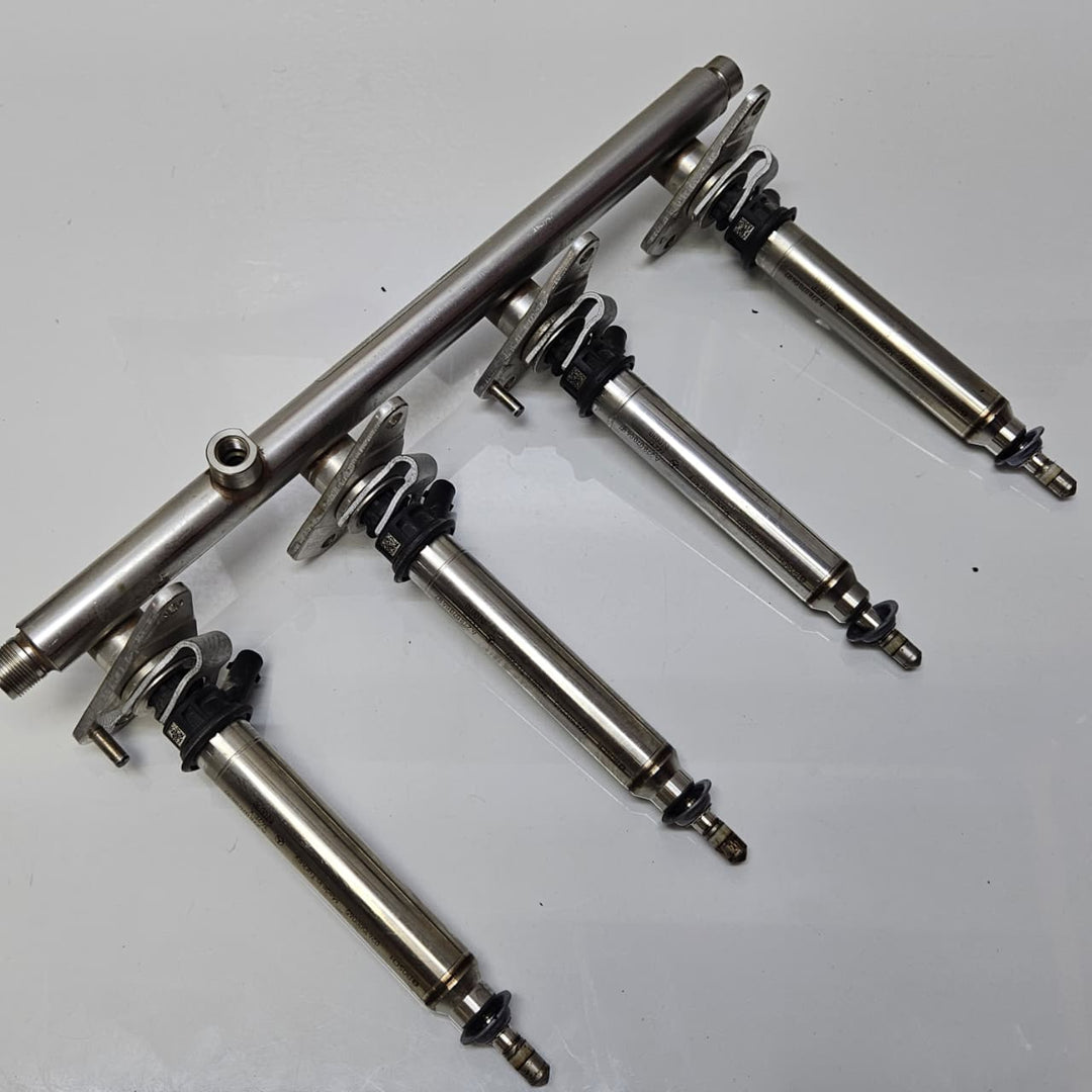 A2700701595-2014-2019 Mercedes-Benz CLA250 C117 B180 AMG A45 Fuel Rail