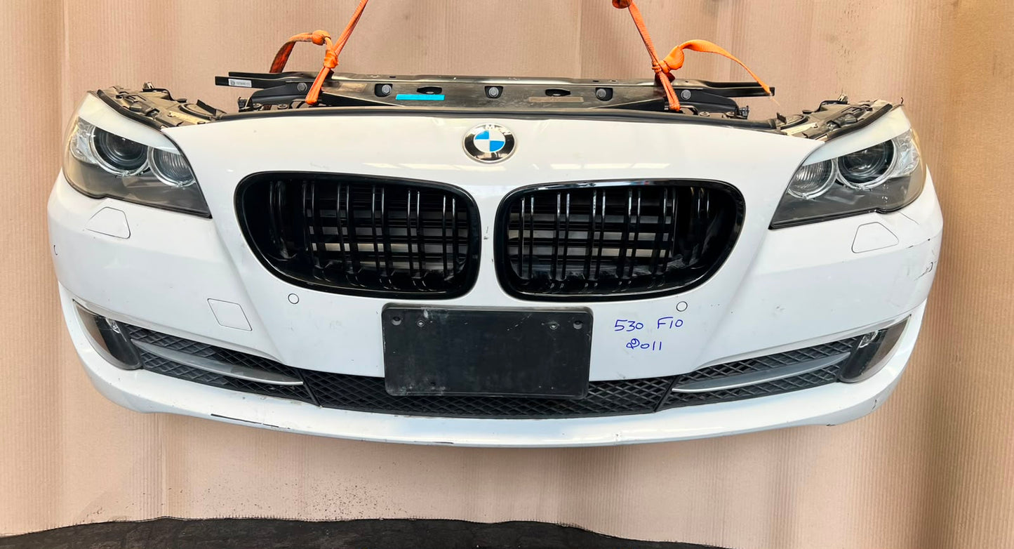 BMW F10 2011 530i WHITE COMPLETE NOSE CUT FRONT BUMPER XENON DYNAMIC HEADLIGHTS GRILLE OEM USED