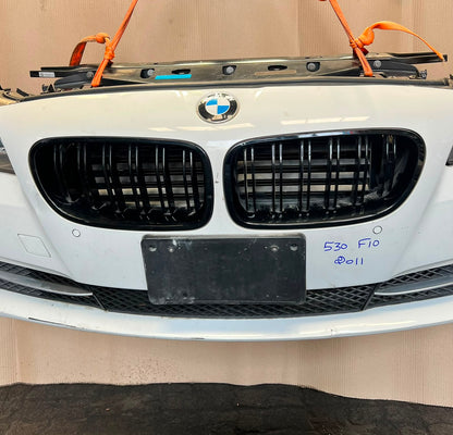 BMW F10 2011 530i WHITE COMPLETE NOSE CUT FRONT BUMPER XENON DYNAMIC HEADLIGHTS GRILLE OEM USED