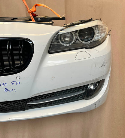 BMW F10 2011 530i WHITE COMPLETE NOSE CUT FRONT BUMPER XENON DYNAMIC HEADLIGHTS GRILLE OEM USED