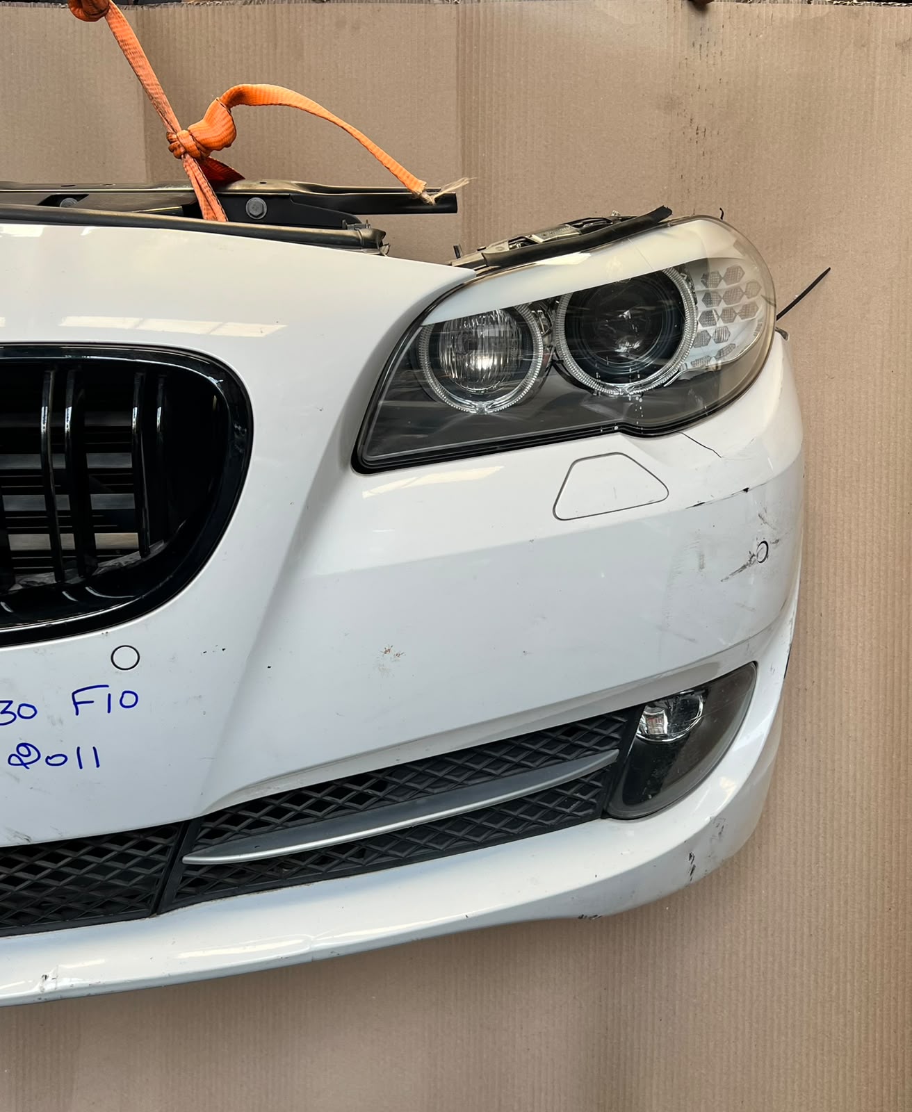 BMW F10 2011 530i WHITE COMPLETE NOSE CUT FRONT BUMPER XENON DYNAMIC HEADLIGHTS GRILLE OEM USED