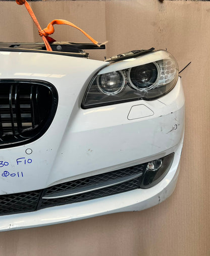 BMW F10 2011 530i WHITE COMPLETE NOSE CUT FRONT BUMPER XENON DYNAMIC HEADLIGHTS GRILLE OEM USED