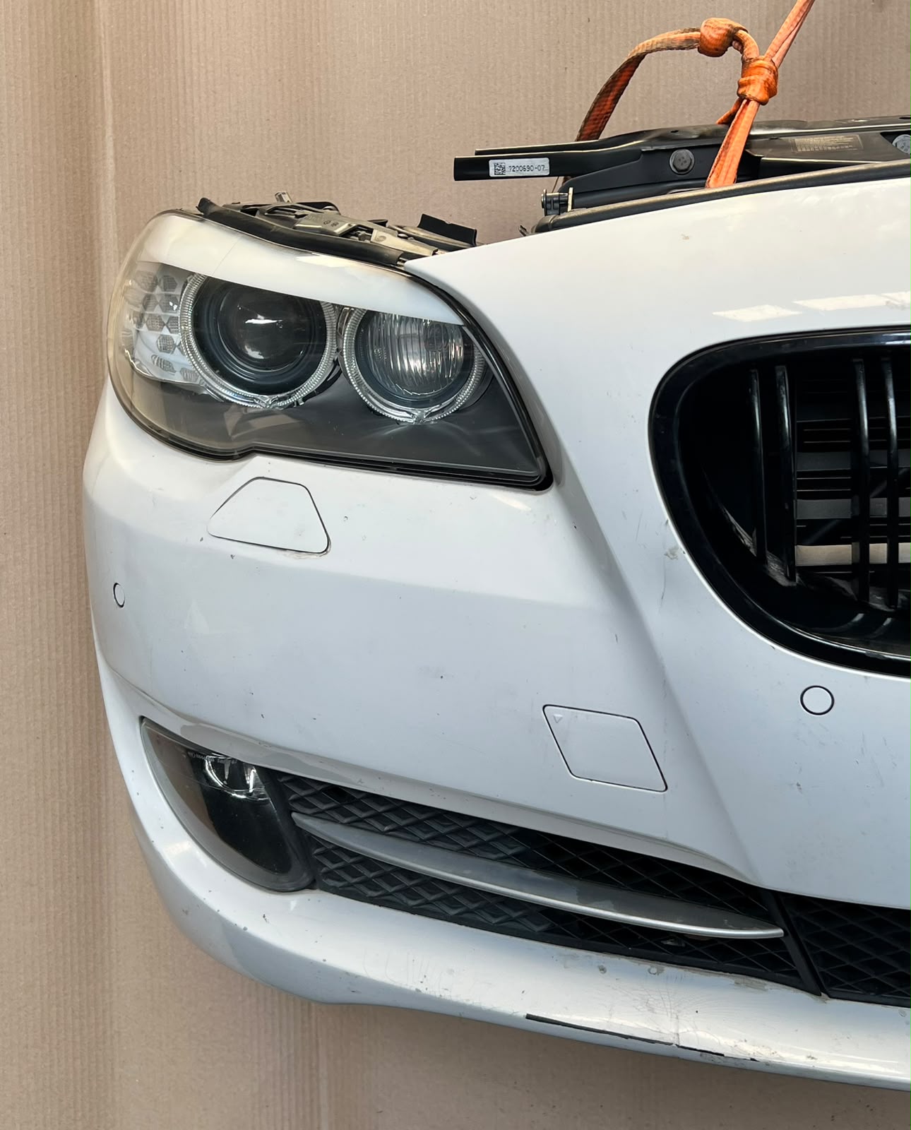 BMW F10 2011 530i WHITE COMPLETE NOSE CUT FRONT BUMPER XENON DYNAMIC HEADLIGHTS GRILLE OEM USED