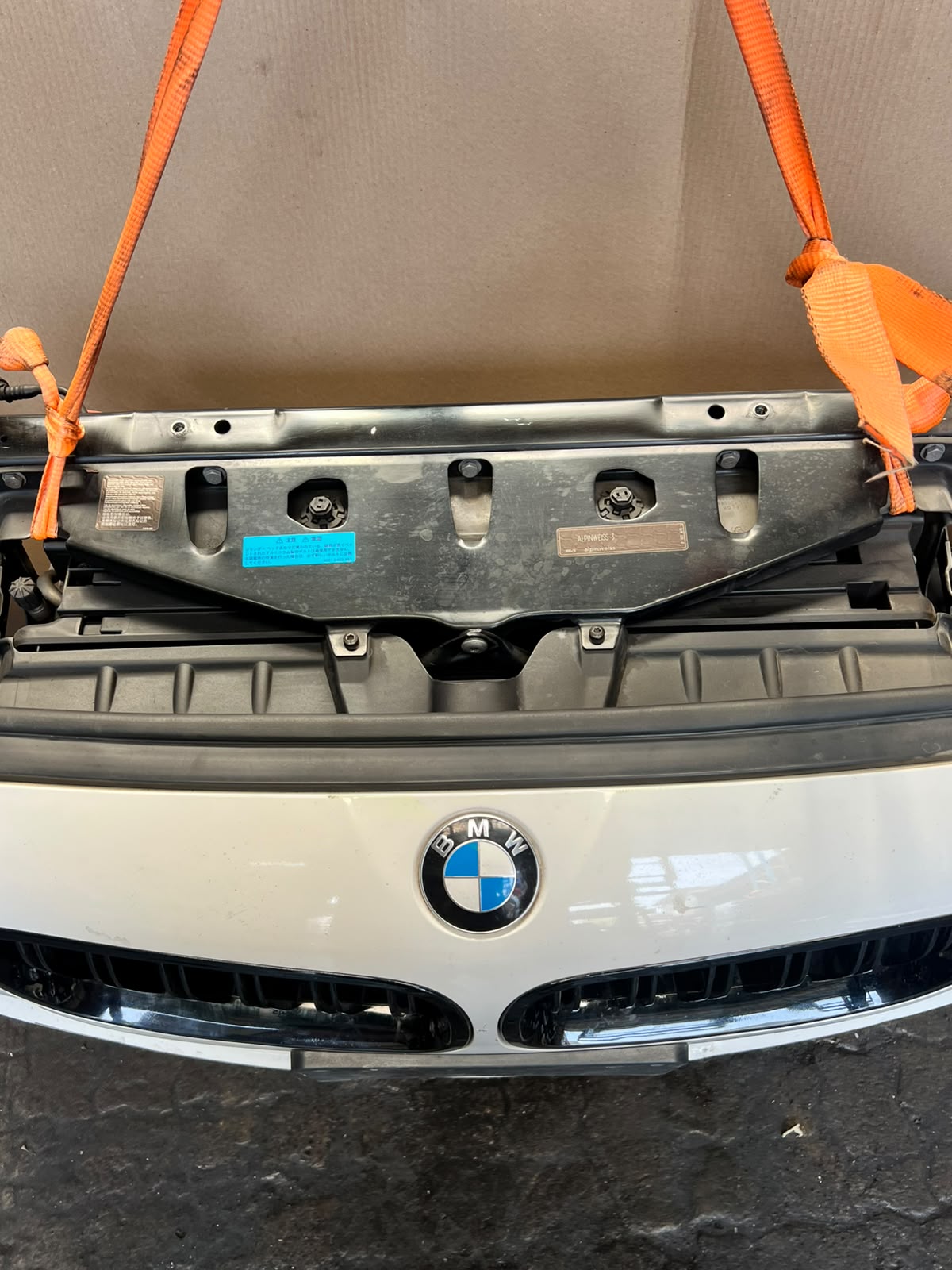 BMW F10 2011 530i WHITE COMPLETE NOSE CUT FRONT BUMPER XENON DYNAMIC HEADLIGHTS GRILLE OEM USED