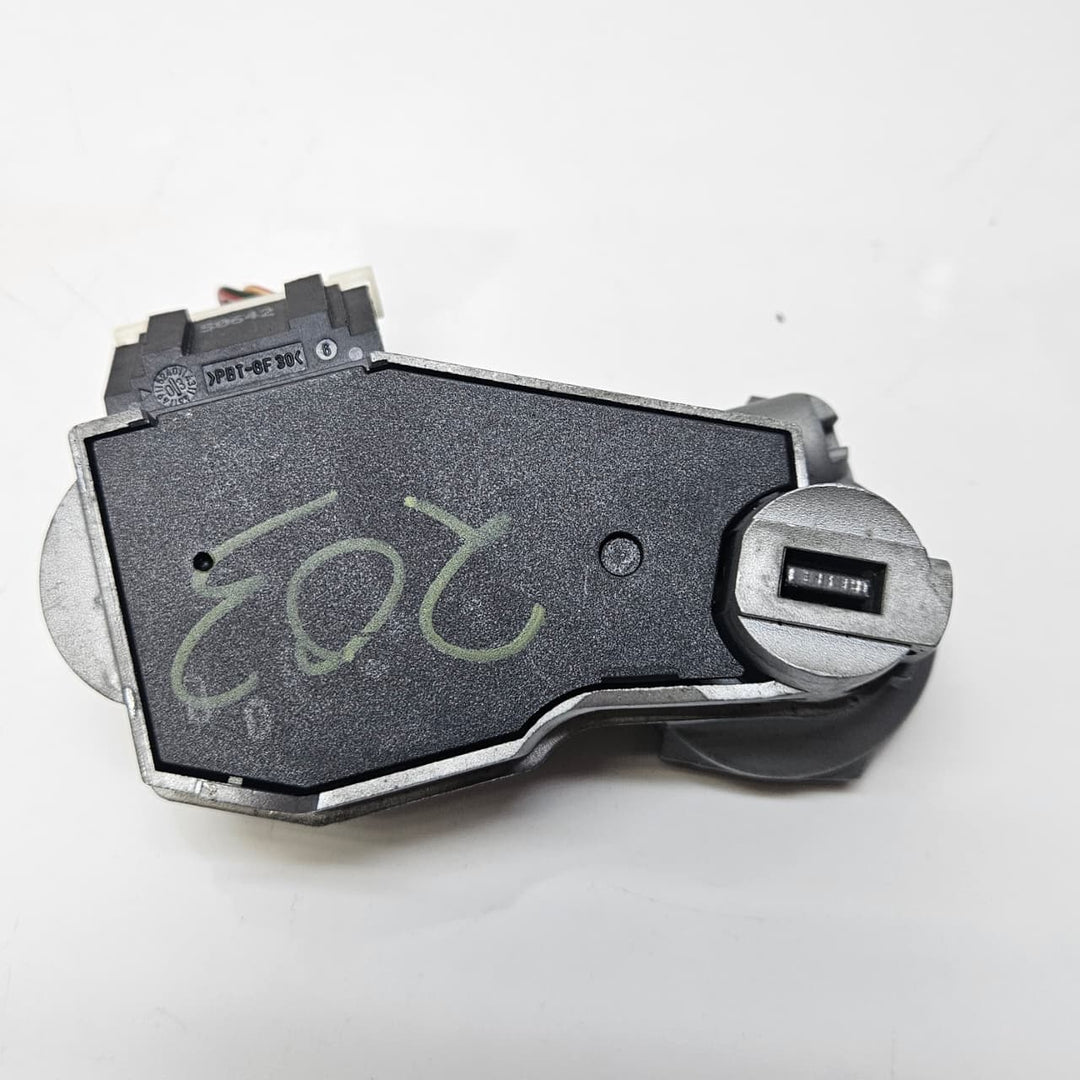 A2034621130-2010-2013 Mercedes-Benz E-W211 Sprinter 2500 Steering Column Lock