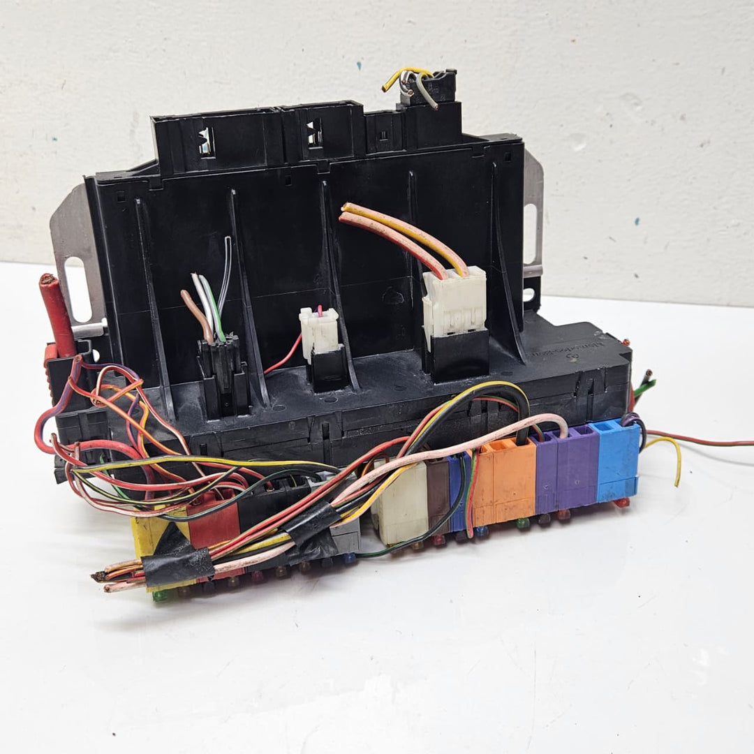 A2305450832-2002-2006 Mercedes-Benz SL500 SL R230 Fuse Box SAM Module