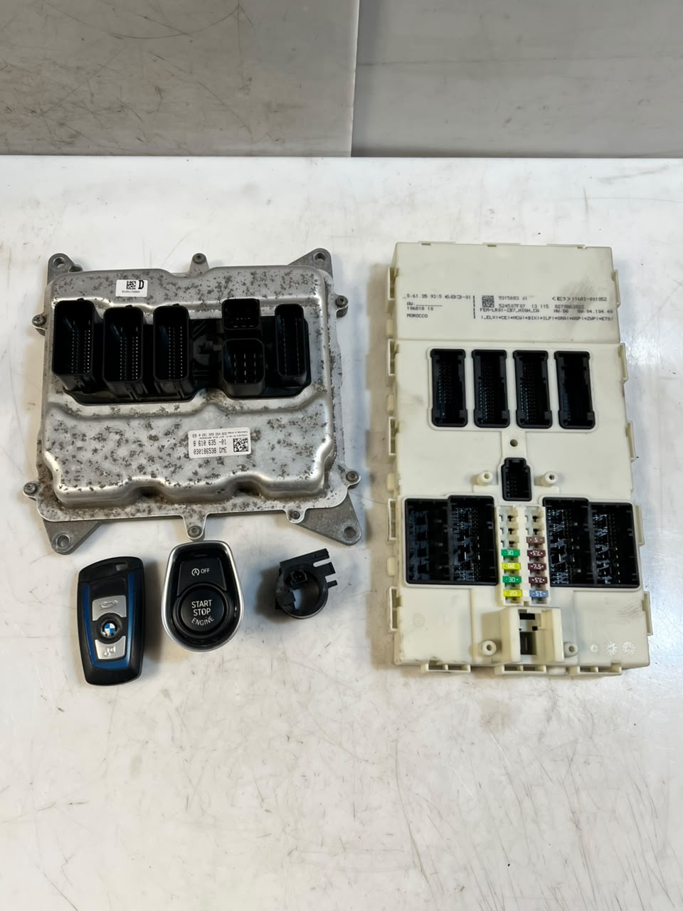 2013 BMW 3' F30 N20 328i Engine Control Unit ECU SET DME+FEM+1KEY 8610635