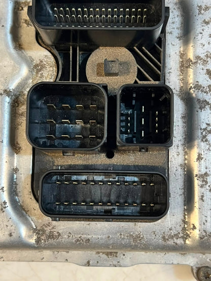 2013 BMW 3' F30 N20 328i Engine Control Unit ECU SET DME+FEM+1KEY 8610635