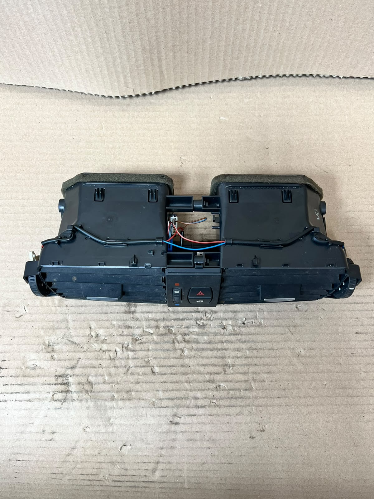BMW X3 F25 2010-2017 Center Dashboard Air Vent Grille 9184742 OEM