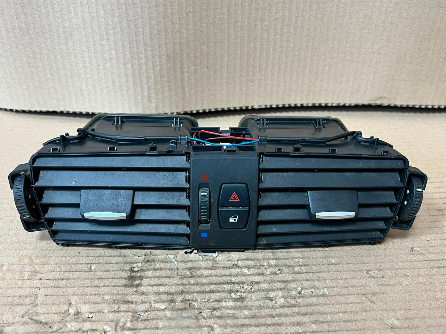 BMW X3 F25 2010-2017 Center Dashboard Air Vent Grille 9184742 OEM