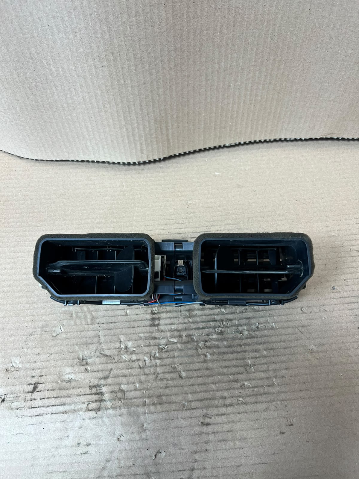 BMW X3 F25 2010-2017 Center Dashboard Air Vent Grille 9184742 OEM