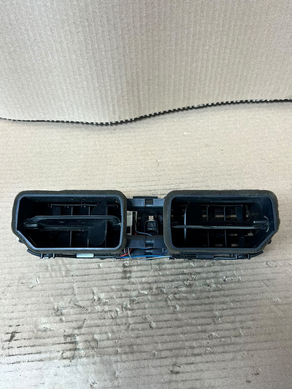 BMW X3 F25 2010-2017 Center Dashboard Air Vent Grille 9184742 OEM
