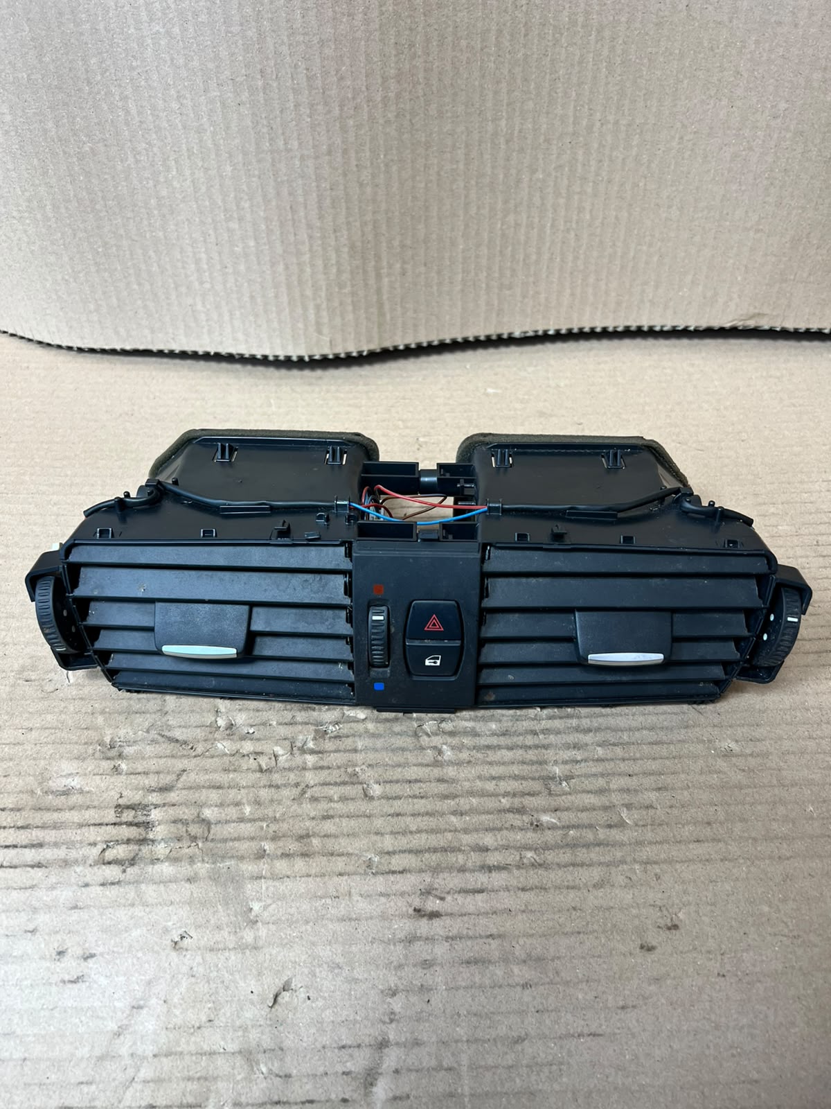BMW X3 F25 2010-2017 Center Dashboard Air Vent Grille 9184742 OEM