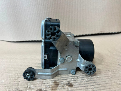 2012 BMW X3 F25 X4 F26 ABS Pump Control Module 6852748 6852747 OEM