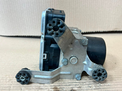 2012 BMW X3 F25 X4 F26 ABS Pump Control Module 6852748 6852747 OEM