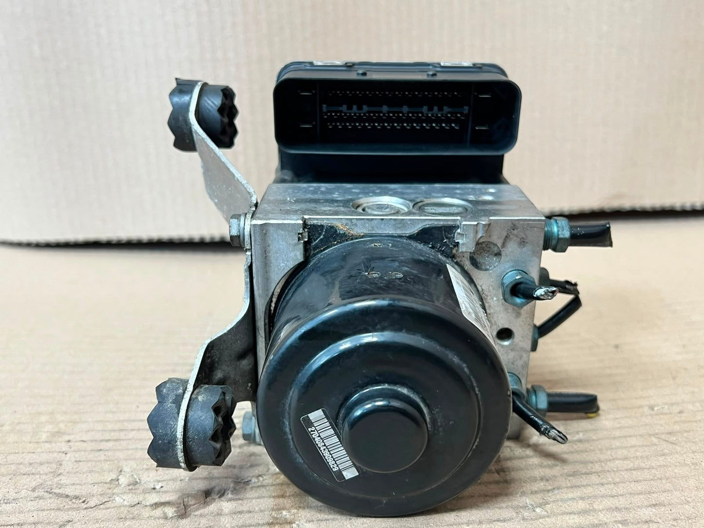 2012 BMW X3 F25 X4 F26 ABS Pump Control Module 6852748 6852747 OEM