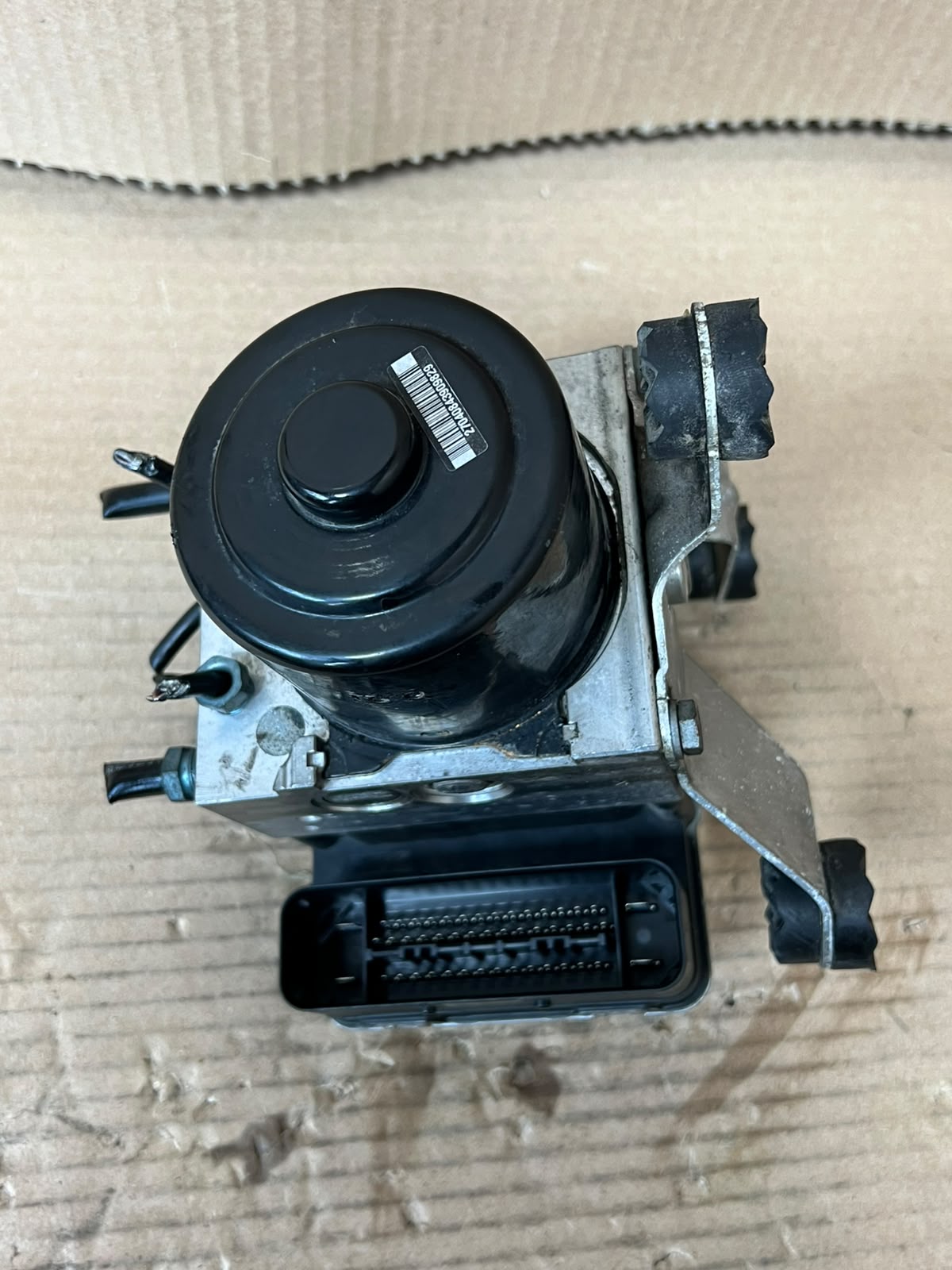 2012 BMW X3 F25 X4 F26 ABS Pump Control Module 6852748 6852747 OEM