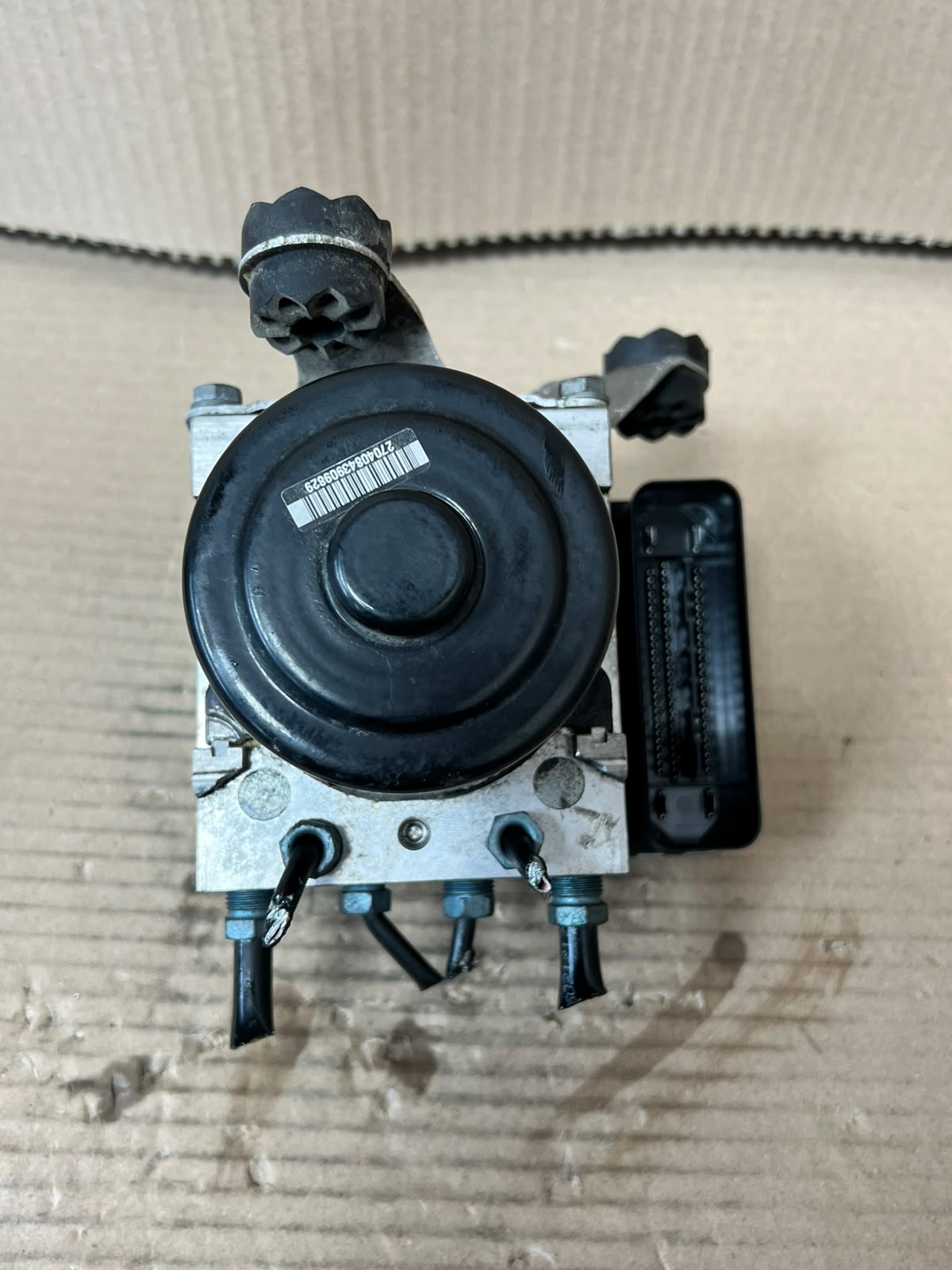 2012 BMW X3 F25 X4 F26 ABS Pump Control Module 6852748 6852747 OEM