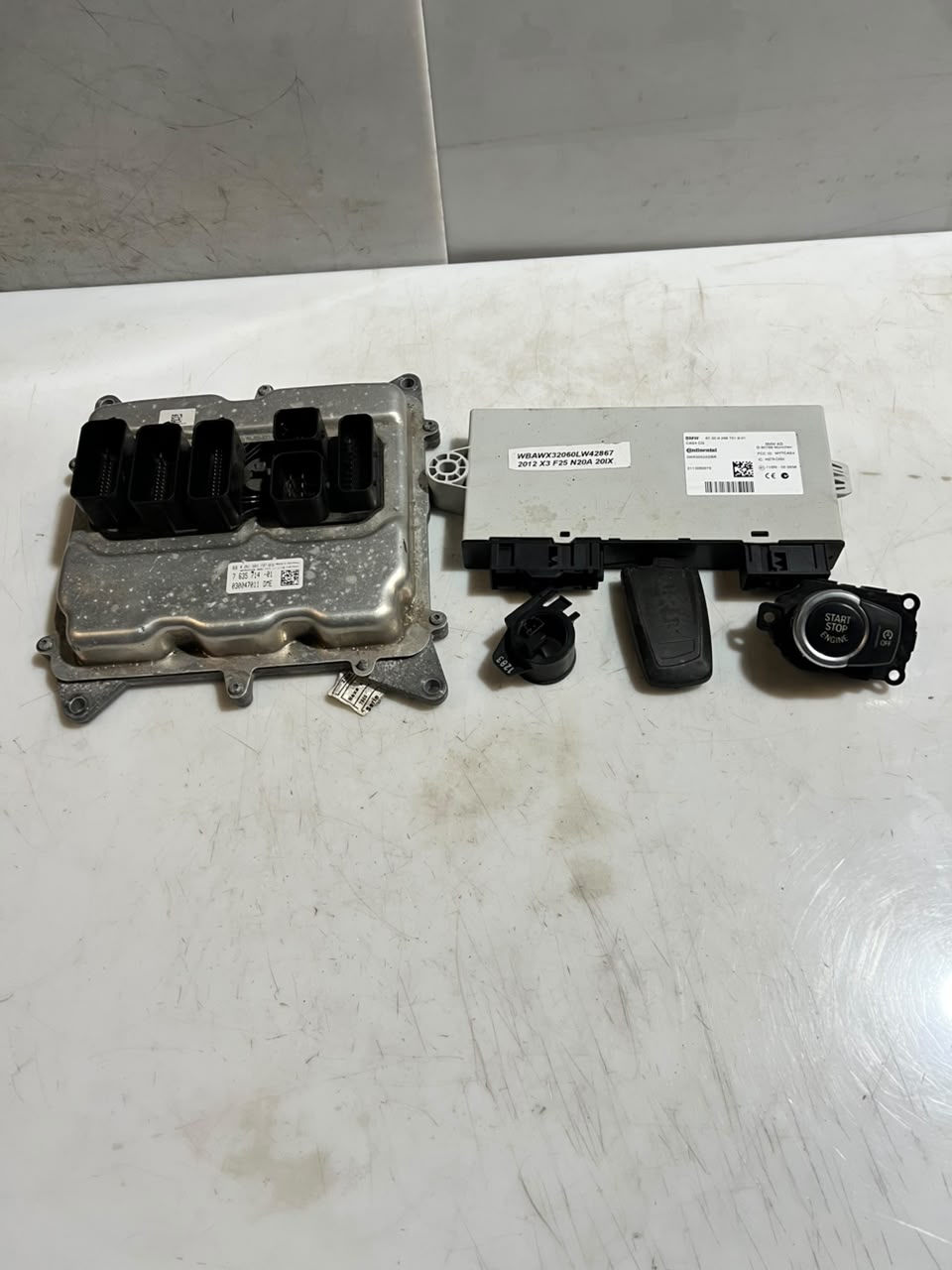 2011 BMW 528i F10 N20 DME ECU CAS4 CA Key Set 7635714 OEM
