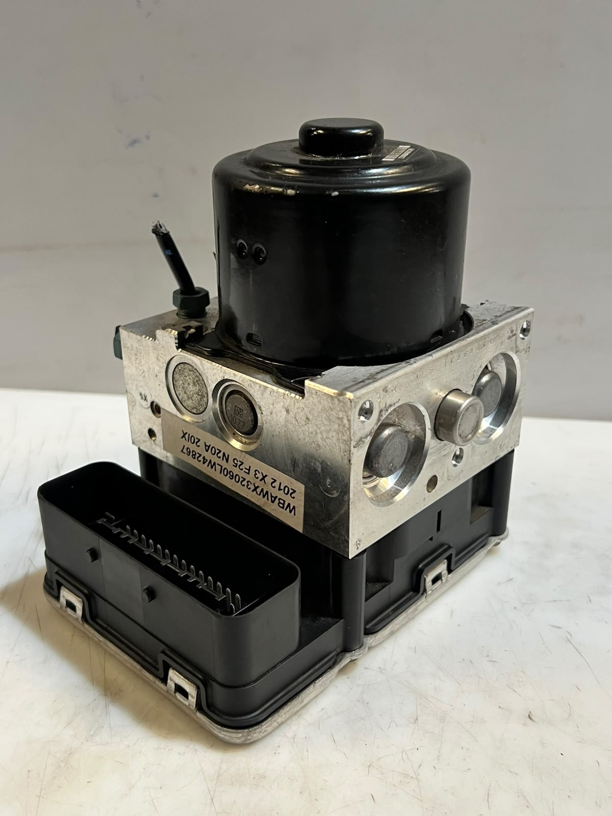 BMW X3 F25 X4 F26 ABS Brake Pump Control Module 6857644 6857643 OEM 2011-2017